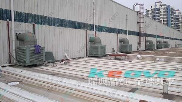 大型車間安裝冷風(fēng)機(jī)